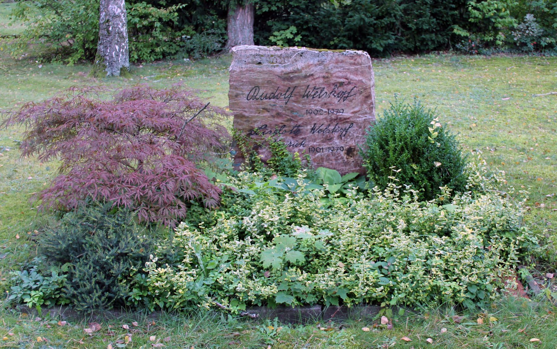 Grave of Liselotte Welskopf-Henrich at Adlershof Cemetery